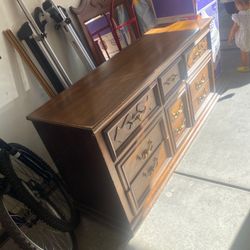 Solid Wood Dresser with Mirror – Classic Bedroom Set