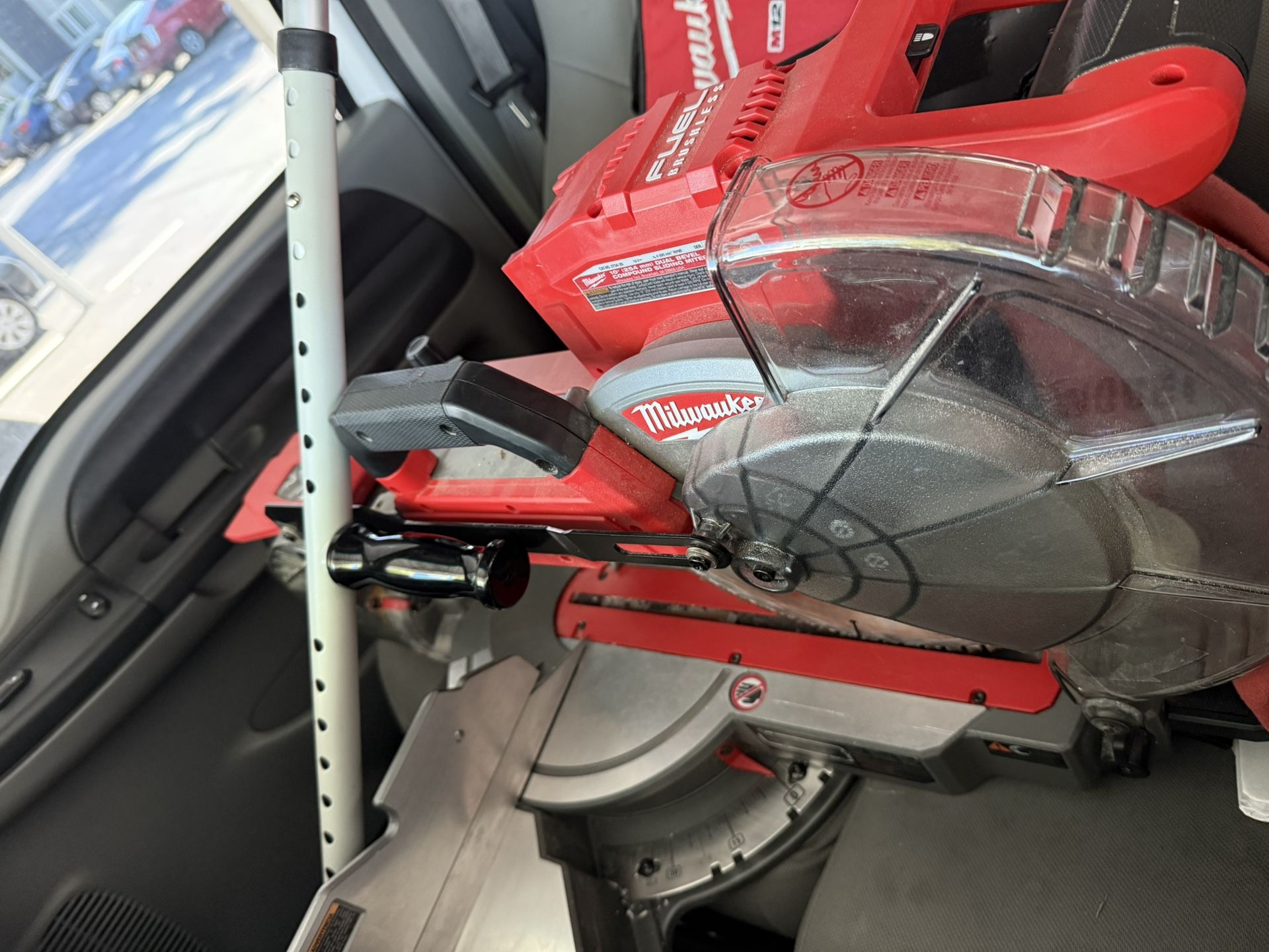 Milwaukee M18 10” Sliding Dual Bevel Miter Saw 