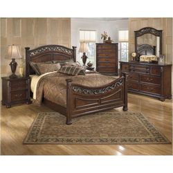 Leahlyn Bedroom Set 