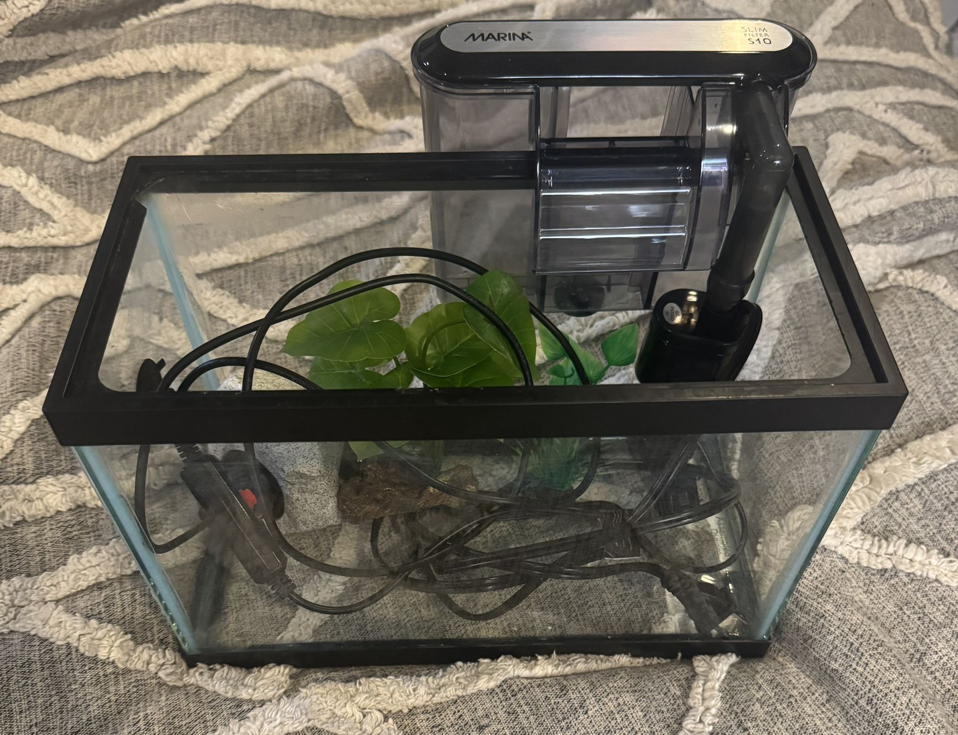 2.5 Gal Fish Tank (with Working Heater, Filter, Hidey, And Fake Plants)