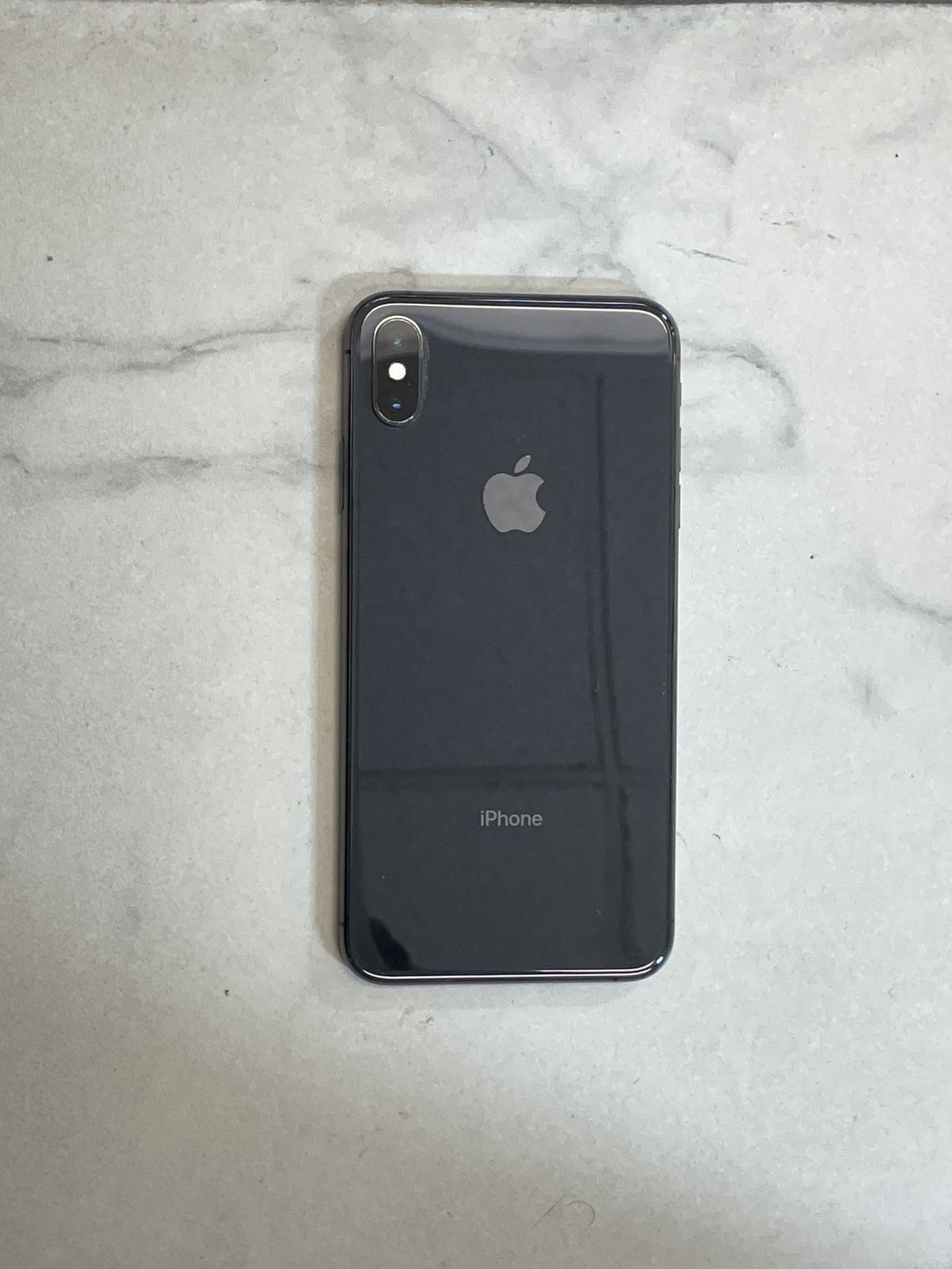 iPhone XS Max - Unlocked - 64GB