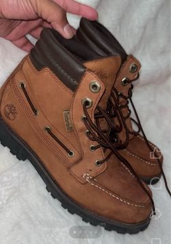 Timberland boys size 5.5