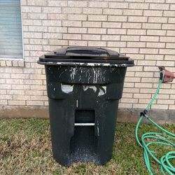 96 GALLON TRASH CAN