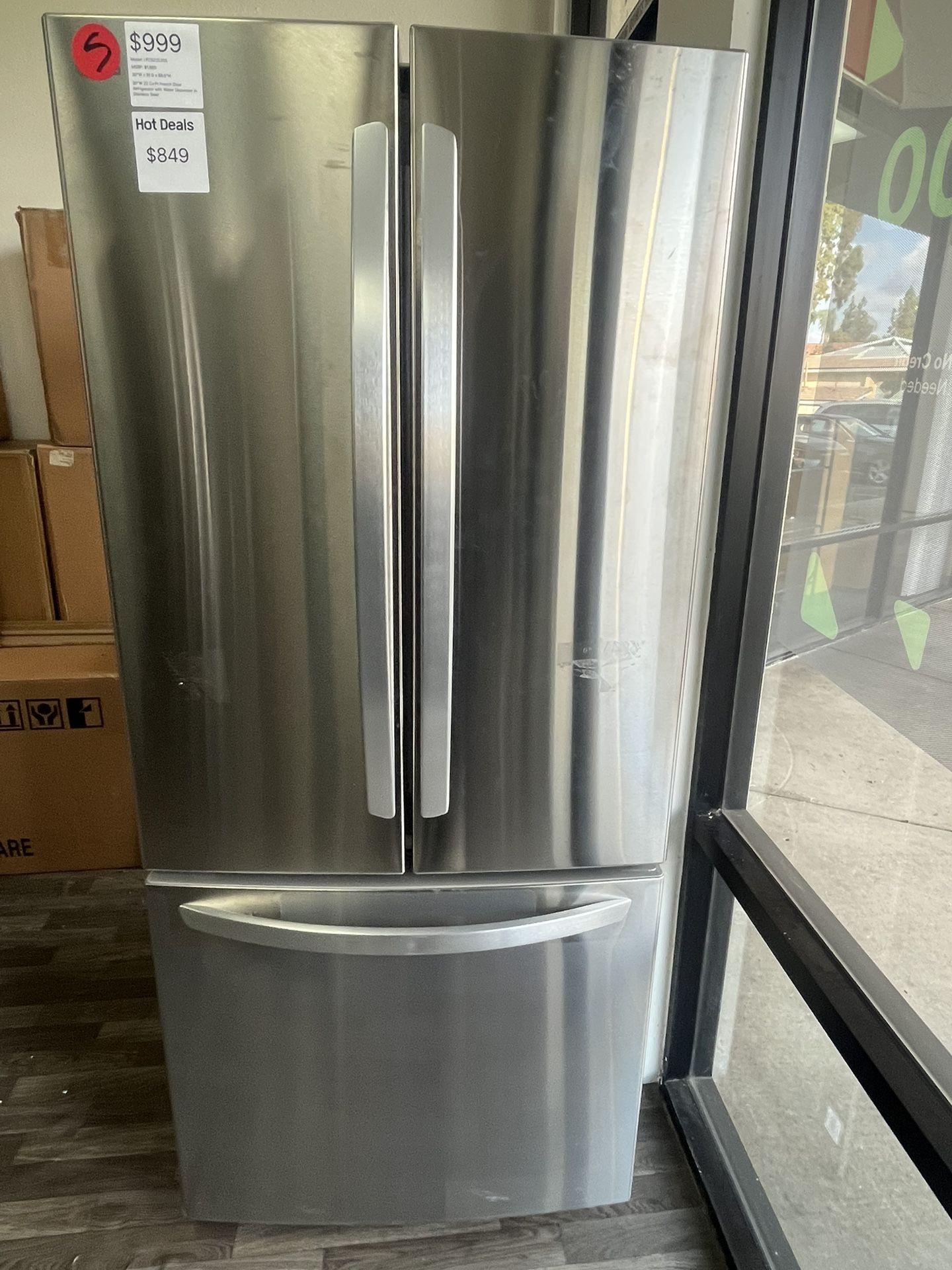 30” Wide French Door Fridge With Ice Maker