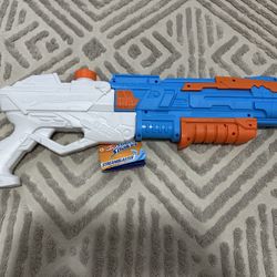 Brand New Nerf Super Soaker Stream blaster Water Gun