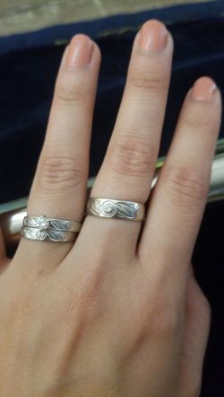 Jewelry/ Wedding band set .