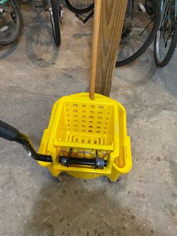 comercial mop bucket