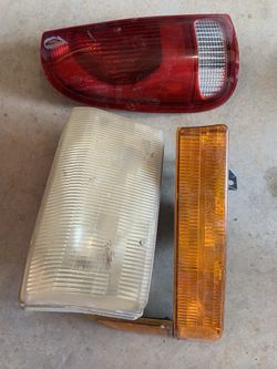 1999 Ford F-350 headlights and taillights.