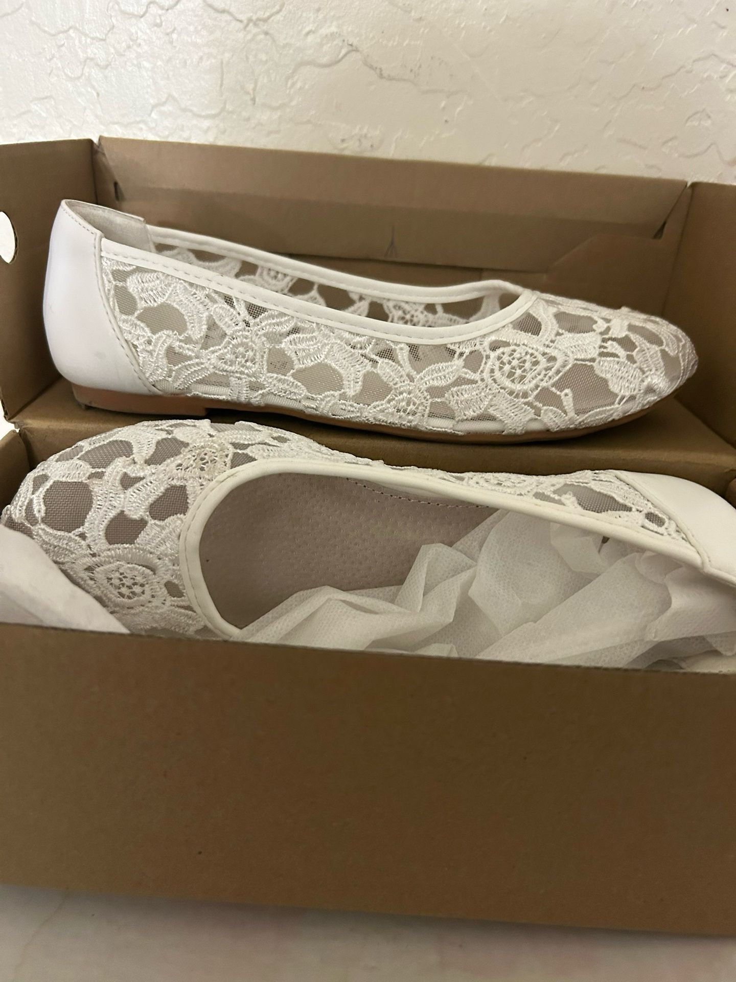 white Flower Flats