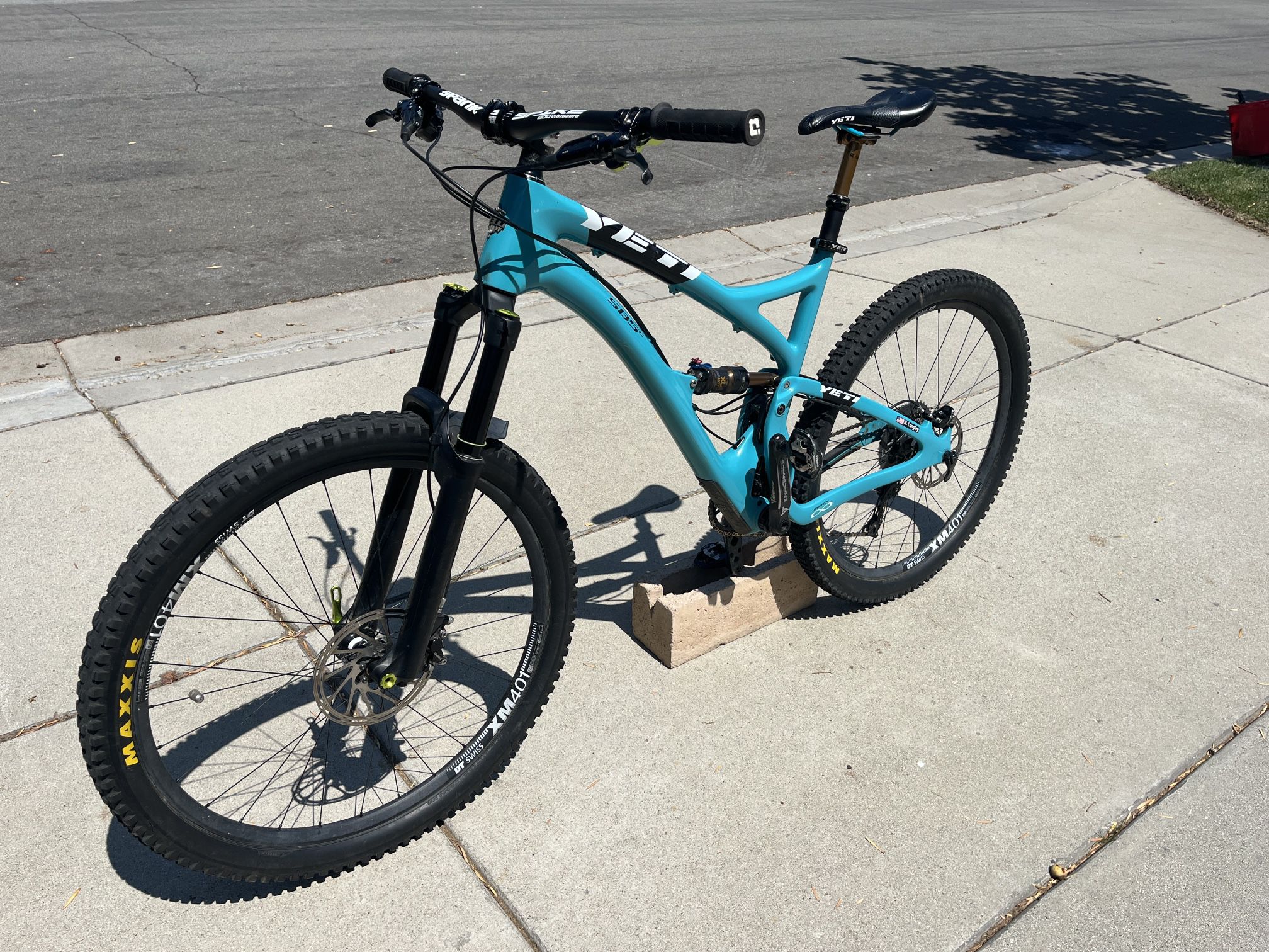Yeti SB5C Full Suspension Carbon Fiber Mountain Bike 