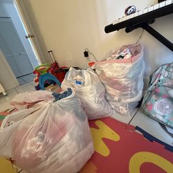 Selling baby girl clothes 0 to 12 months all four bags
