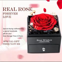✨Gift box with necklace included and preserved rose✨