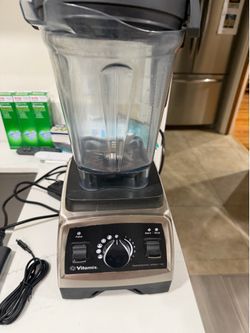 Vitamix blender 750