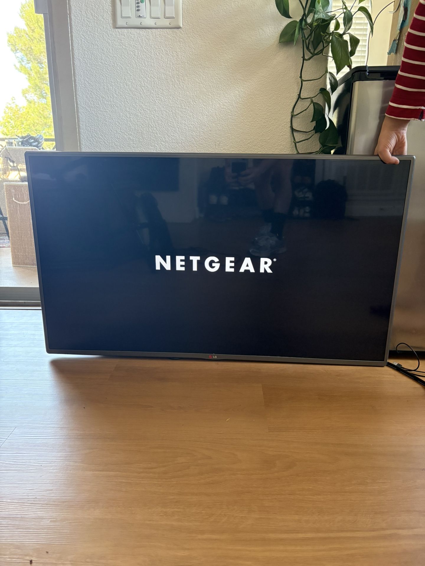 LG 47″ Full‑HD LED TV