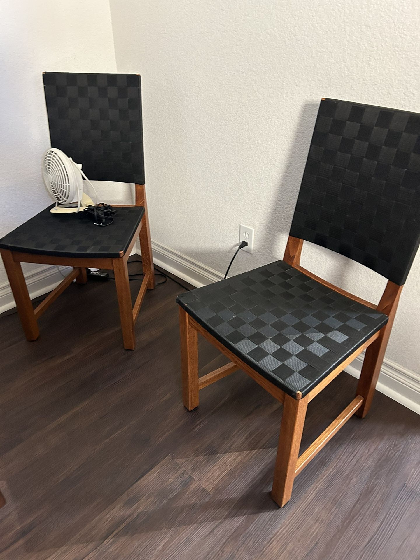 Modern Chairs (4)