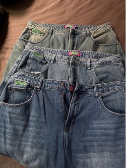 Woman Emprye ultra wide loose jeans