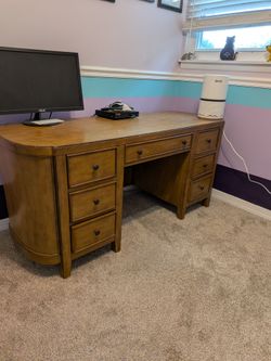 Kinsley Desk