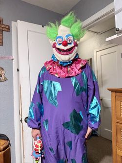Costume