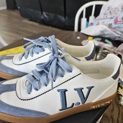 Louis Vuitton Women's Frontrow Sneakers BJBleu Jeans for Sale in Glendora,  CA - OfferUp