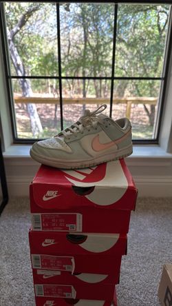 Nike Dunk Low Women's Sneaker size 7w