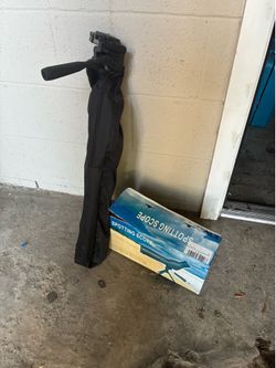 Spotting scope w/ phone attachment and tripod