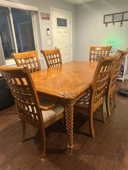 Tommy Bahama dining room set