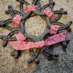 Cast Iron Brown Horseshoe Wreath Decor
