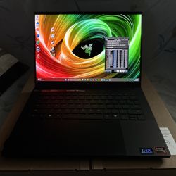 Razer Blade 14 (2025) - Ryzen AI 9, RTX 5070, 32GB RAM, 1TB NVMe SSD, OLED Screen