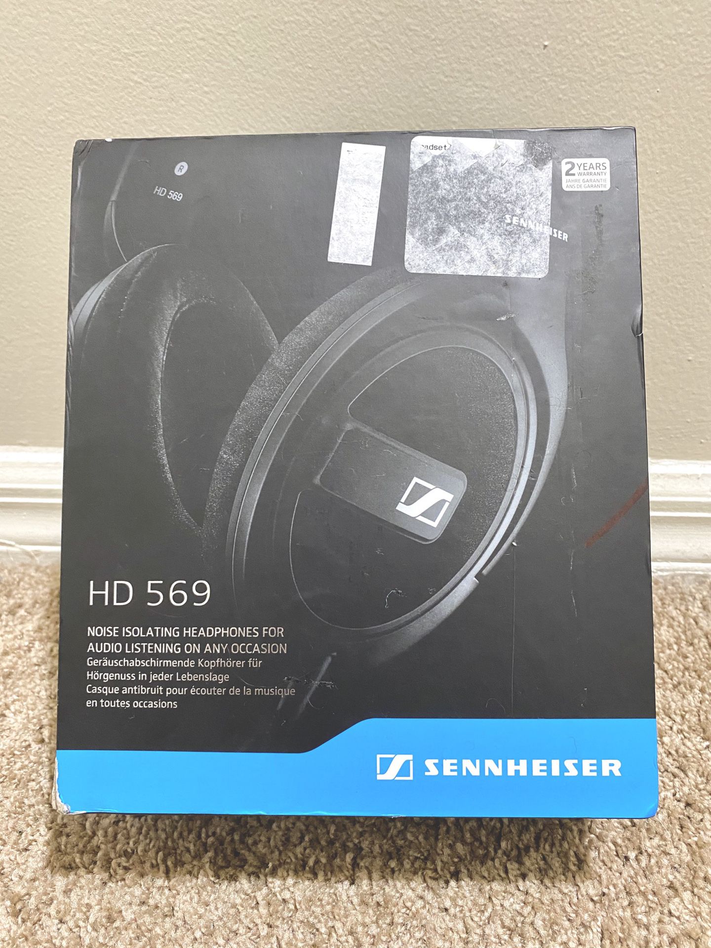 Sennheiser HD 569 Closed Back Headphone