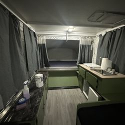 2004 Coleman Cortez Pop up camper 