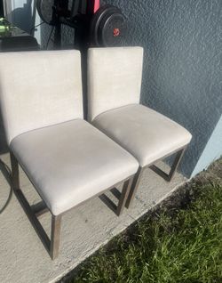 Universal Furniture Modern Side Chair