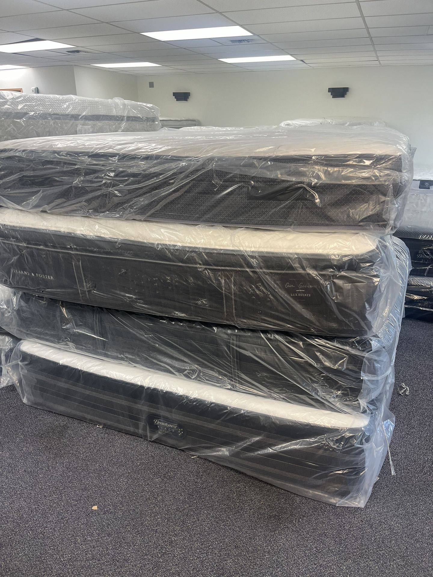 Mattress Sale!! Kings&queens&fulls! Msg Asap!
