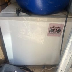 Mini Fridge 