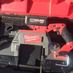 Milwaukee fuel M18 Deep Cut Bandsaw With 6,0 Battery And Charger And 2 Blades In Hard Csse