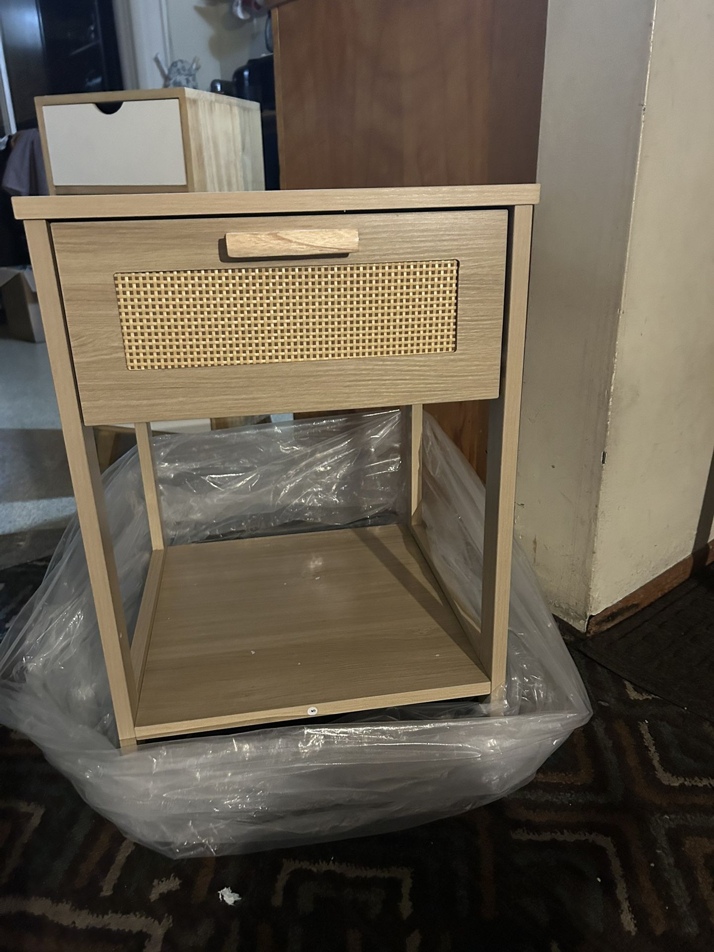 Rattan/wood End Table