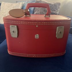 US Trunk Co Train Case Red