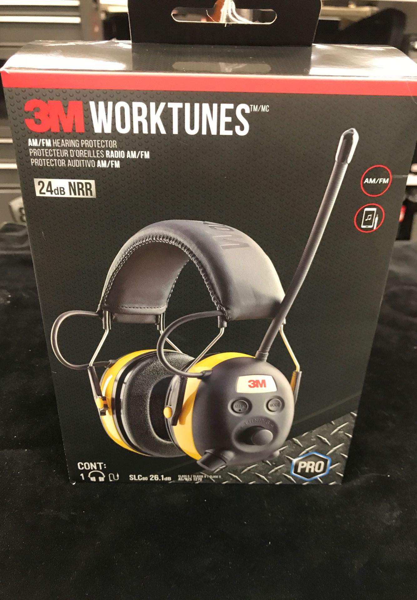 3M WORKTUNES Headphones.