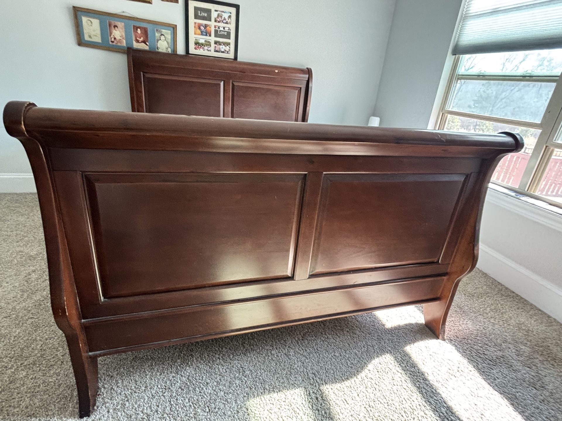 Queen size bedroom set