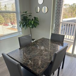 Dining Table & 4 Chairs – Great Condition! (Must Go Moving this Week)