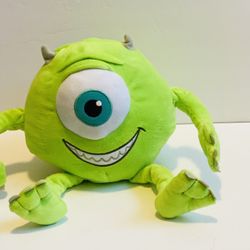  Plushy Dave Minion, Mike Monster inc & Boo Skelton Beanie