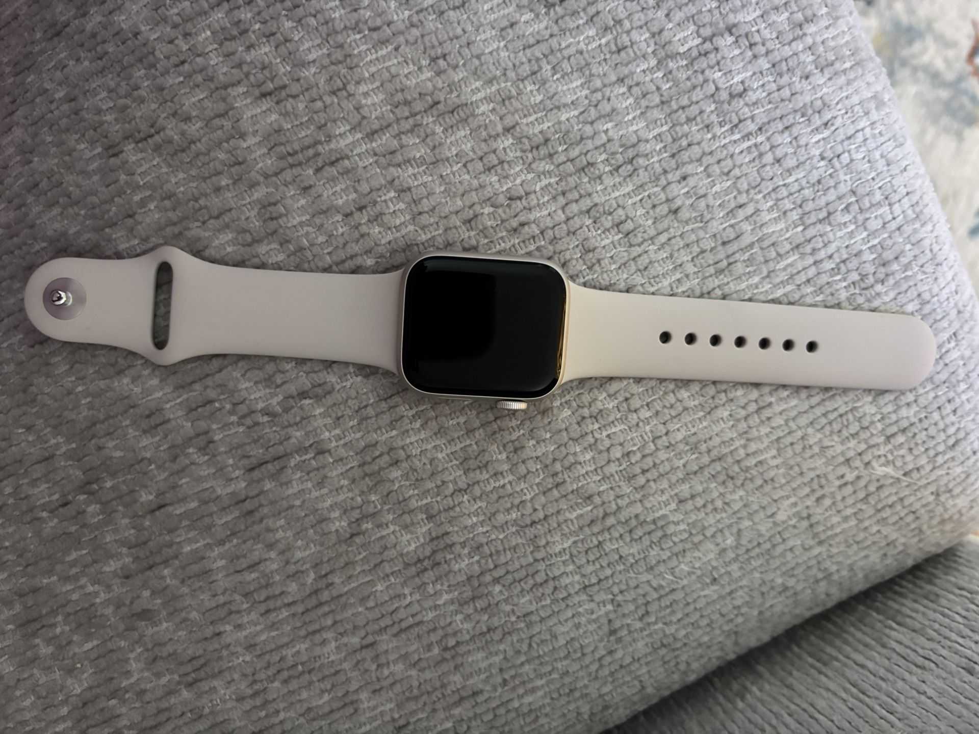 Apple Watch SE 3 [GPS 40mm] Smartwatch with Starlight Aluminum Case with Starlight Small Sport Band 