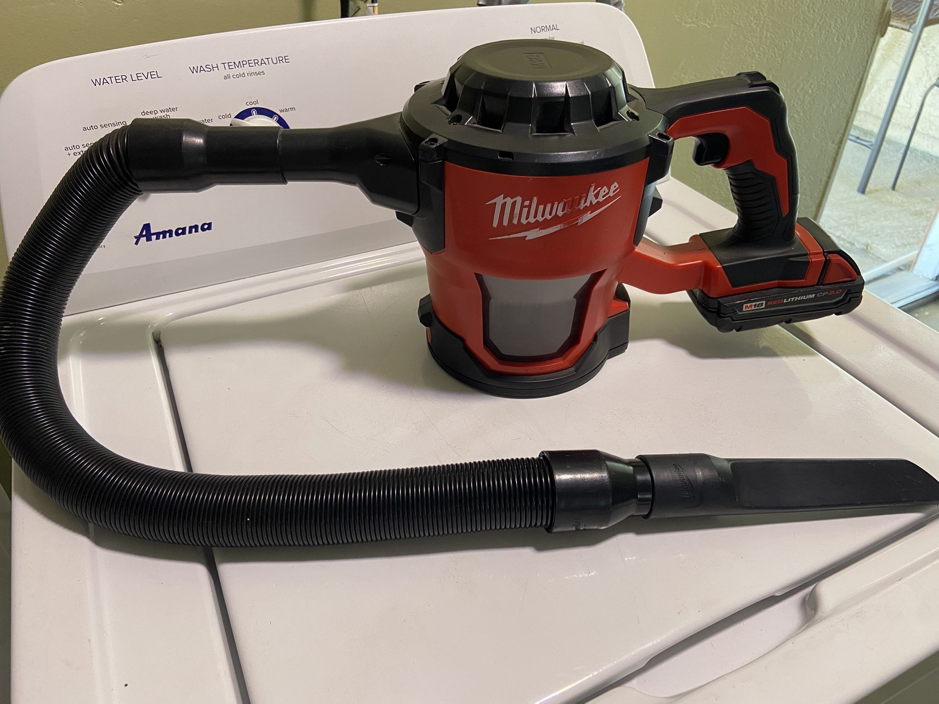 Milwaukee Compact Vacuum