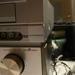 Insignia 4HD Hi-Fi Stereo VHS And DVD 📀 Combo