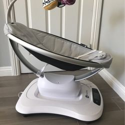 4moms-mamaRoo 4 5 Unique Motions Bluetooth Enabled Baby Swing