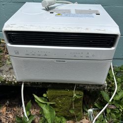 Toshiba Wall AC Unit Like New (2022)