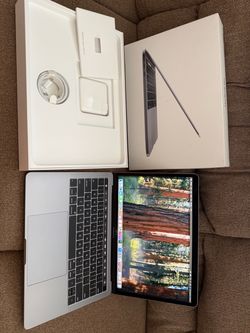 Brand New 2019/2020 MacBook Pro 13”retina,i7 Quad Core 2.8ghz. 16gb Ram. 512gb SSD, Touch bar/ID