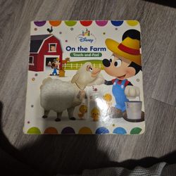 On The Farm Touch And Feel Book 