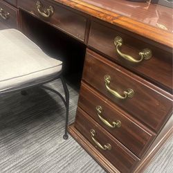 Classic Wood Office desk w drawers