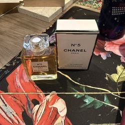 New Chanel No. 5 Perfume 