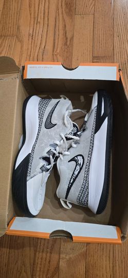 LIKE NEW Size 6 Y Nike Boys Youth Kyrie Flytrap White Basketball Shoes Sneakers

Pick up in San Jose 95121 area


Nike size 6 Y - 120757
